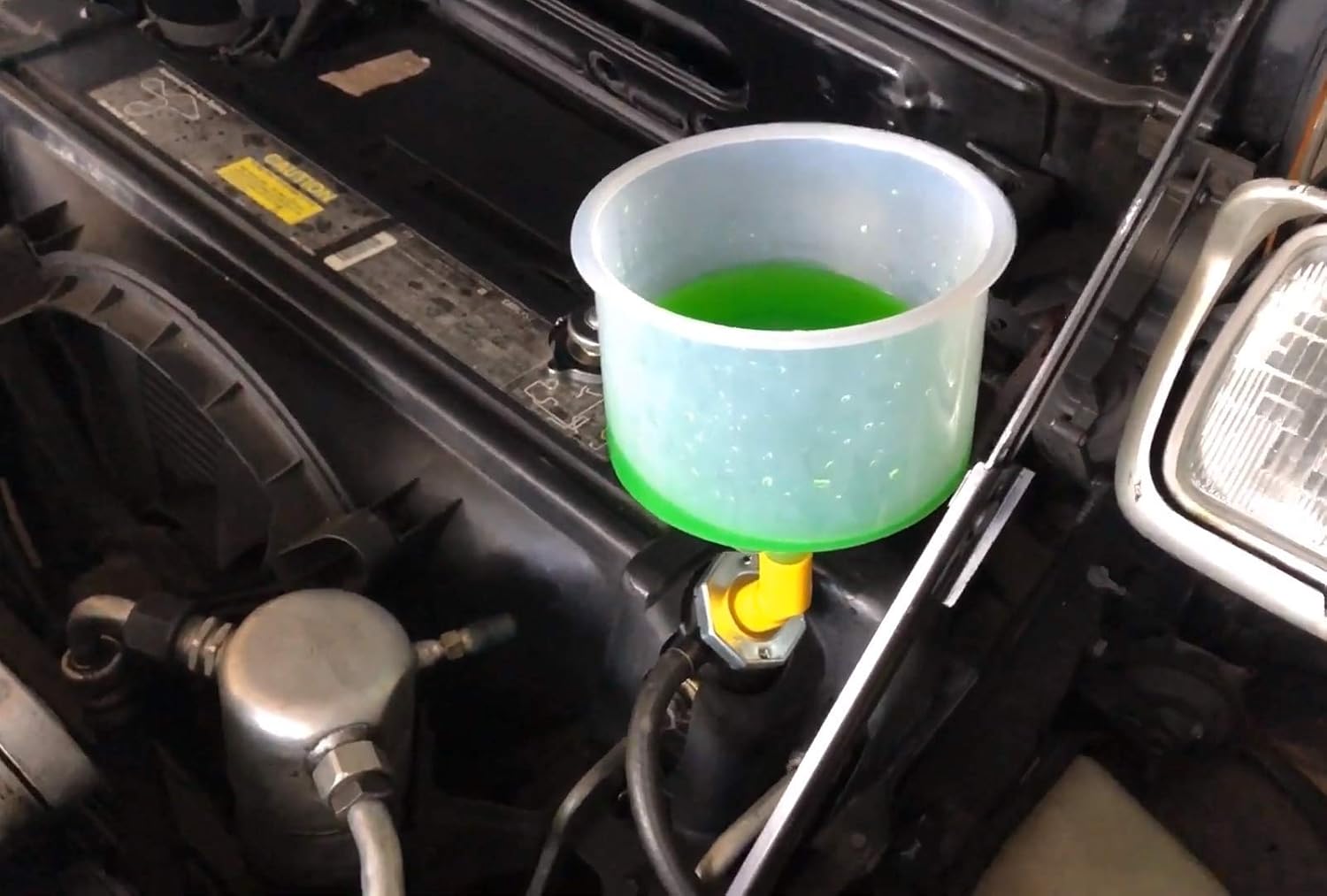 LEIMO KPARTS Spill Proof Coolant Filling Funnel Kit, Clear Plastic Radiator Funnel, Universal Fitment, No Spill, Auto Coolant Flush Kit