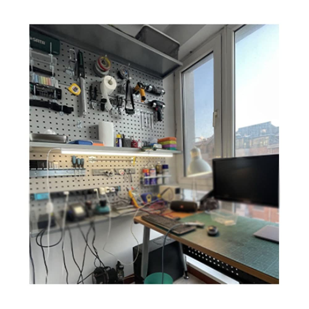 Genérico Organizador de Pared de Metal Amarillo con Tablero Perforado. Panel de Herramientas estándar con Ganchos. Estante para Herramientas Multiusos para Garaje, Taller y hogar (tamaño: 90 x 45 cm)