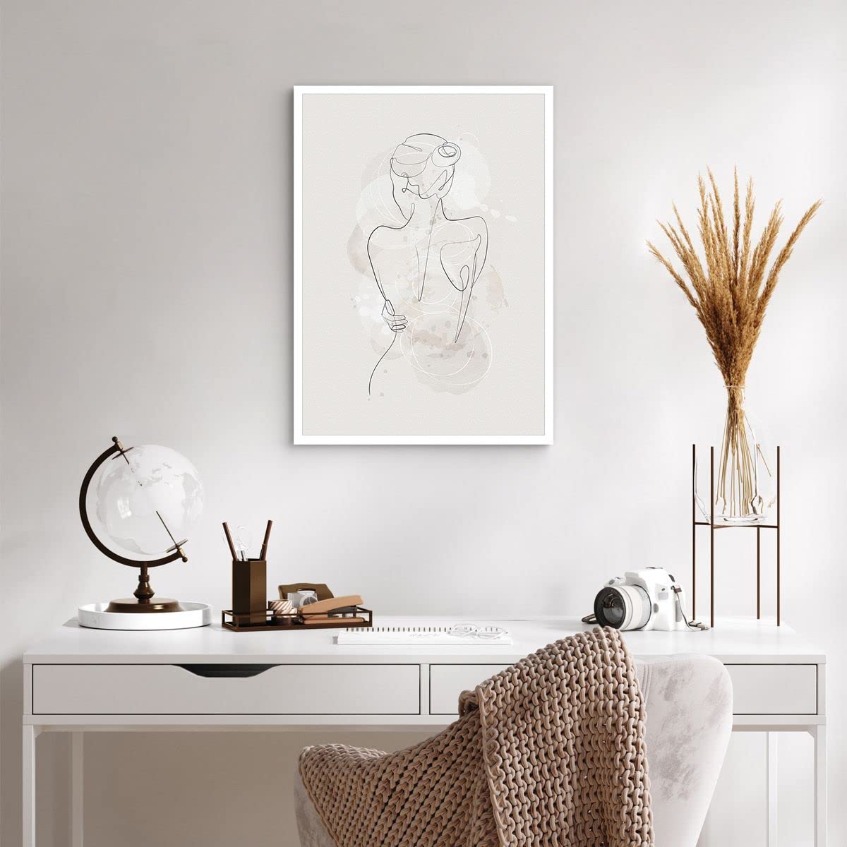 Poster Wandbild Kunstdruck 50x70cm Abstrakt Schwarz-Weiß - 5090 - P2B | Frau Zurück Vertikal mit schwarzem Rahmen Wohnzimmer Schlafzimmer Küche Büro Wanddeko Kunstposter ARTTOR