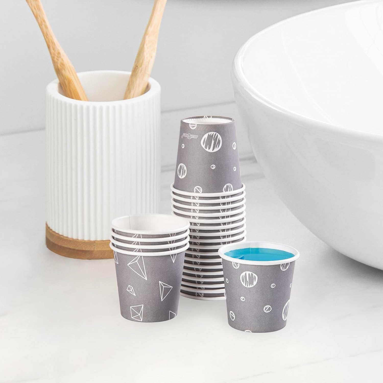 Amazon.com: [1200 Pack] 2 oz Small Paper Cups, 2oz Disposable Bathroom Cup,  Mouthwash Cups, Cold Disposable Drinking Cup for Party, Picnic, BBQ,  Travel, and Event, Paper Sampling Cup, Assorted Grey Pattern :