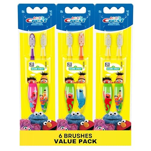 Crest Oral-B - Cepillo de dientes suave para niños con Plaza Sésamo, (tres paquetes de 2) para mayores de 2 años (los personajes pueden variar)