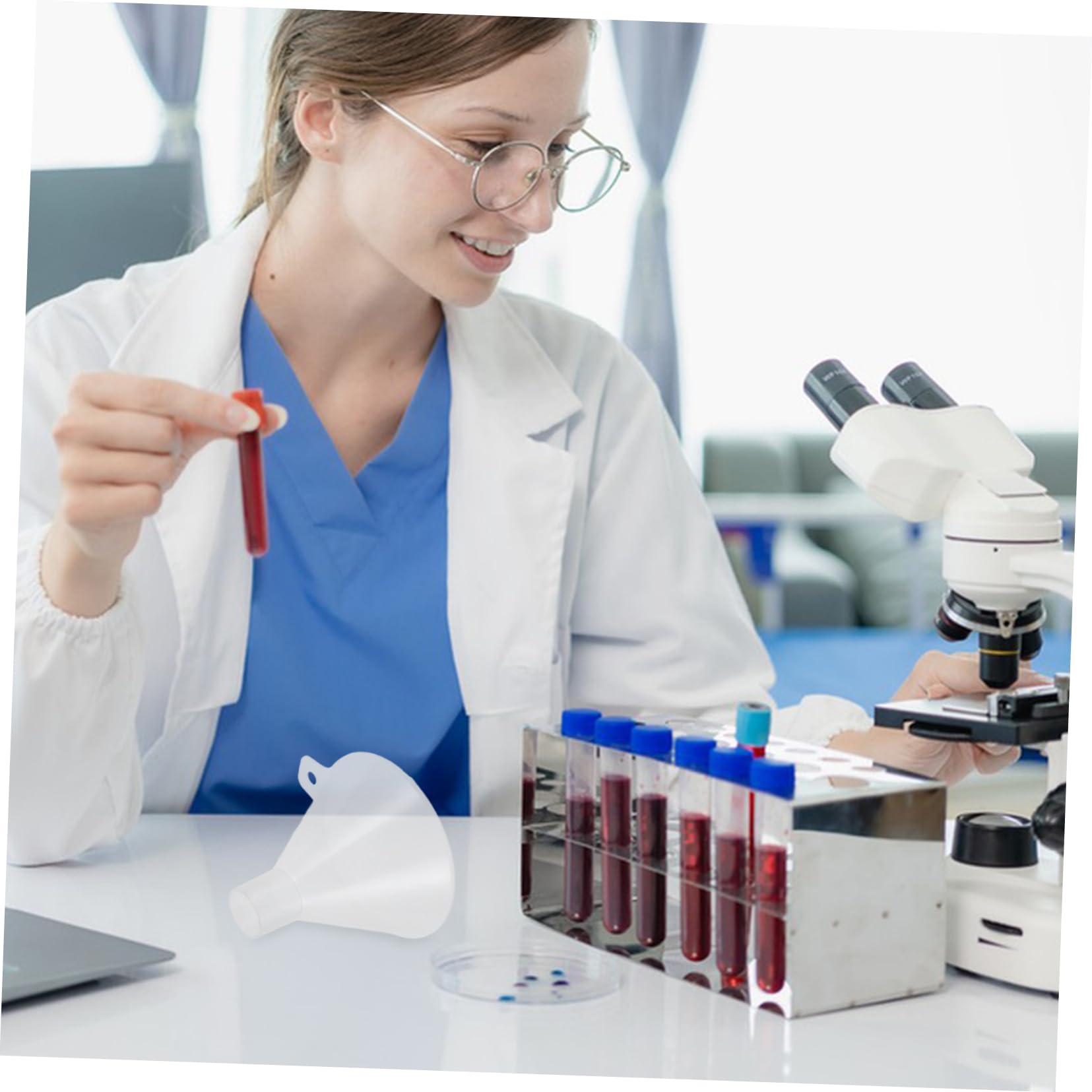 iplusmile 4pezzi Imbuto Da Laboratorio Trasparente Imbuto Per Reagenti Polvere Con Design Fondo Piatto Utensile Per Esperimenti Di Laboratorio Facile Da Pulire e Manutenere Con Ampia Bocca