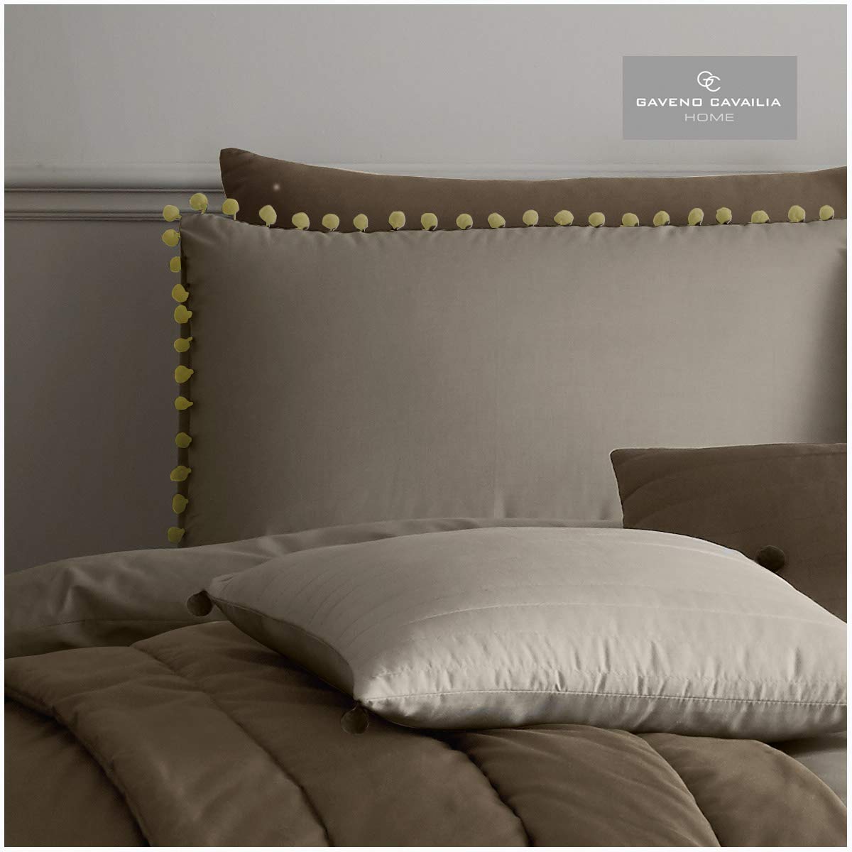 GC GAVENO CAVAILIA Pompom Design King Pom, Luxury Ornamental Round Tuft Bedding, Cotton Blend Bedlinen - Image 2