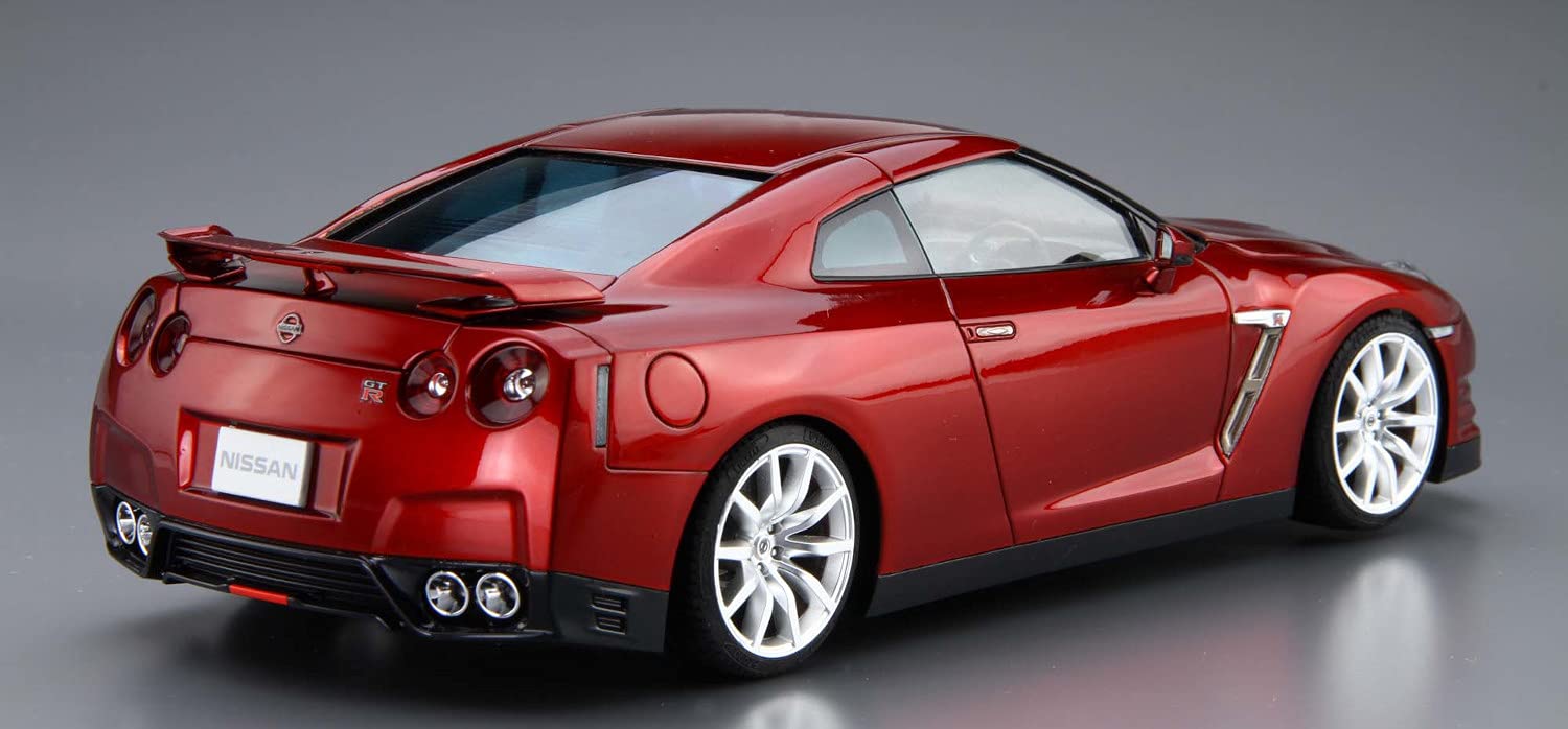 Amazon.com: Nissan R35 GT-R Pure Edition '14 1:24 Scale Model Kit