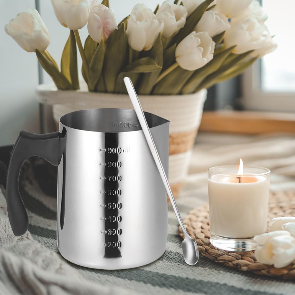 CXWFLM Smeltpan, 1000 ml, roestvrij staal, met meetschaal, gietpan voor kaarsenwas, boter, kaas en chocolade, wassmeltpot met lepel voor doe-het-zelf kaarsen maken en zeep maken CXWFLM Smeltpan, 1000 ml, roestvrij staal, met meetschaal, gietpan voor kaarsenwas, boter, kaas en chocolade, wassmeltpot met lepel voor doe-het-zelf kaarsen maken en zeep maken