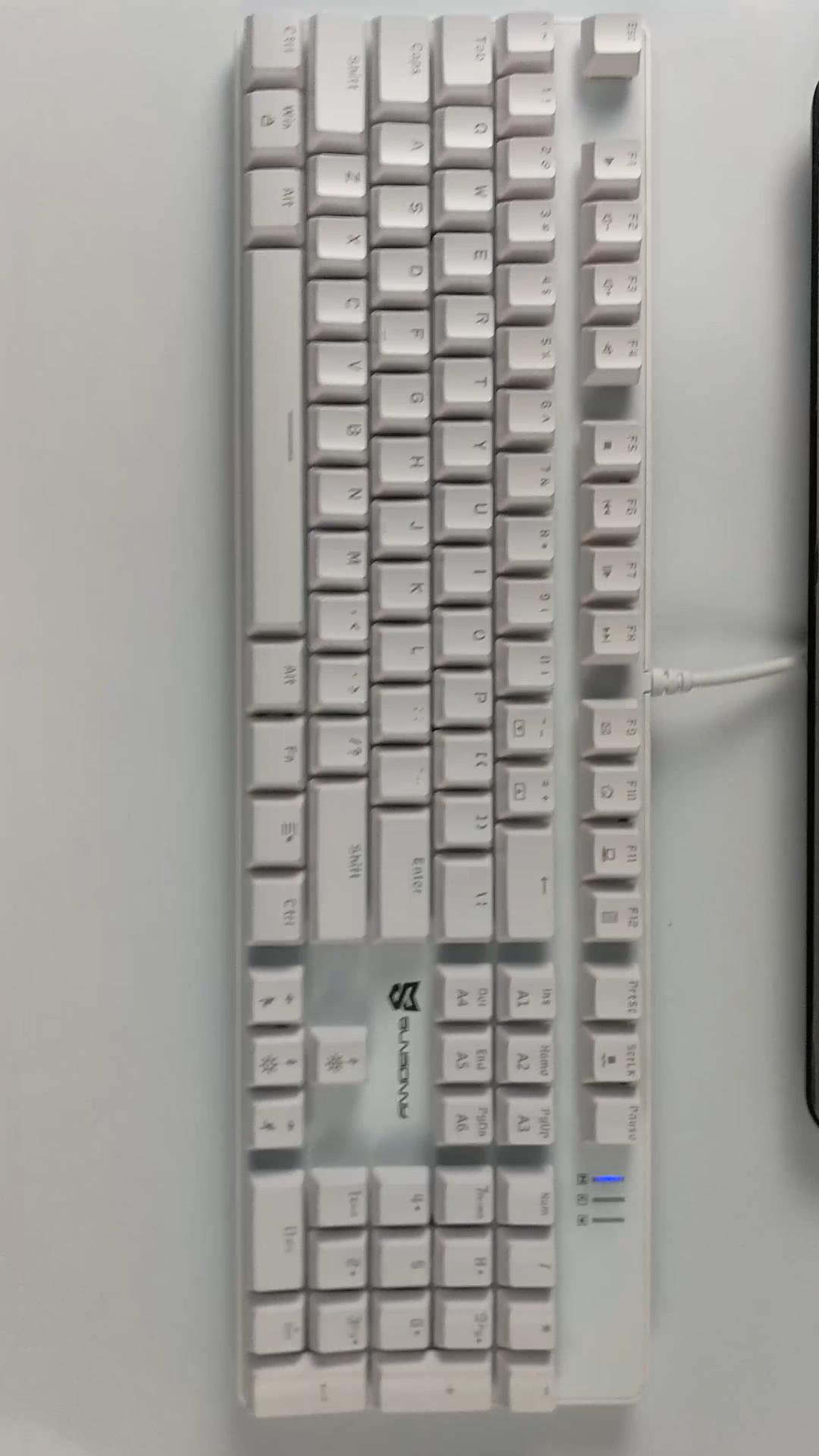 Amazon.co.jp: Merdia メカニカル式ゲーミングキーボード 全104