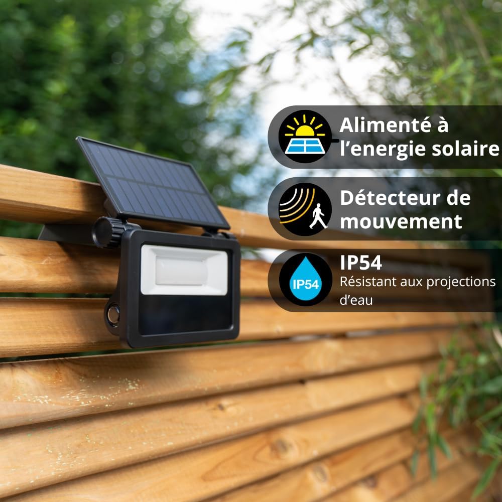 Xanlite PRS1400D solar floodlight with icons highlighting solar power, motion detection, and IP54 water resistance.