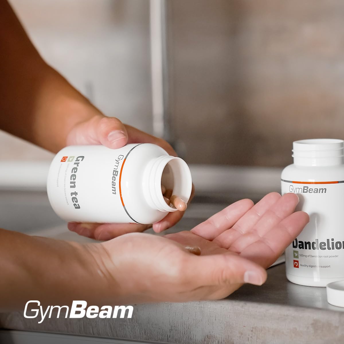 GymBeam Tè Verde - 500 mg - Integratore Naturale in Capsule con EGCG e Caffeina, Estratto 20:1 per Metabolismo, Controllo del Peso e Energia (120 cps)