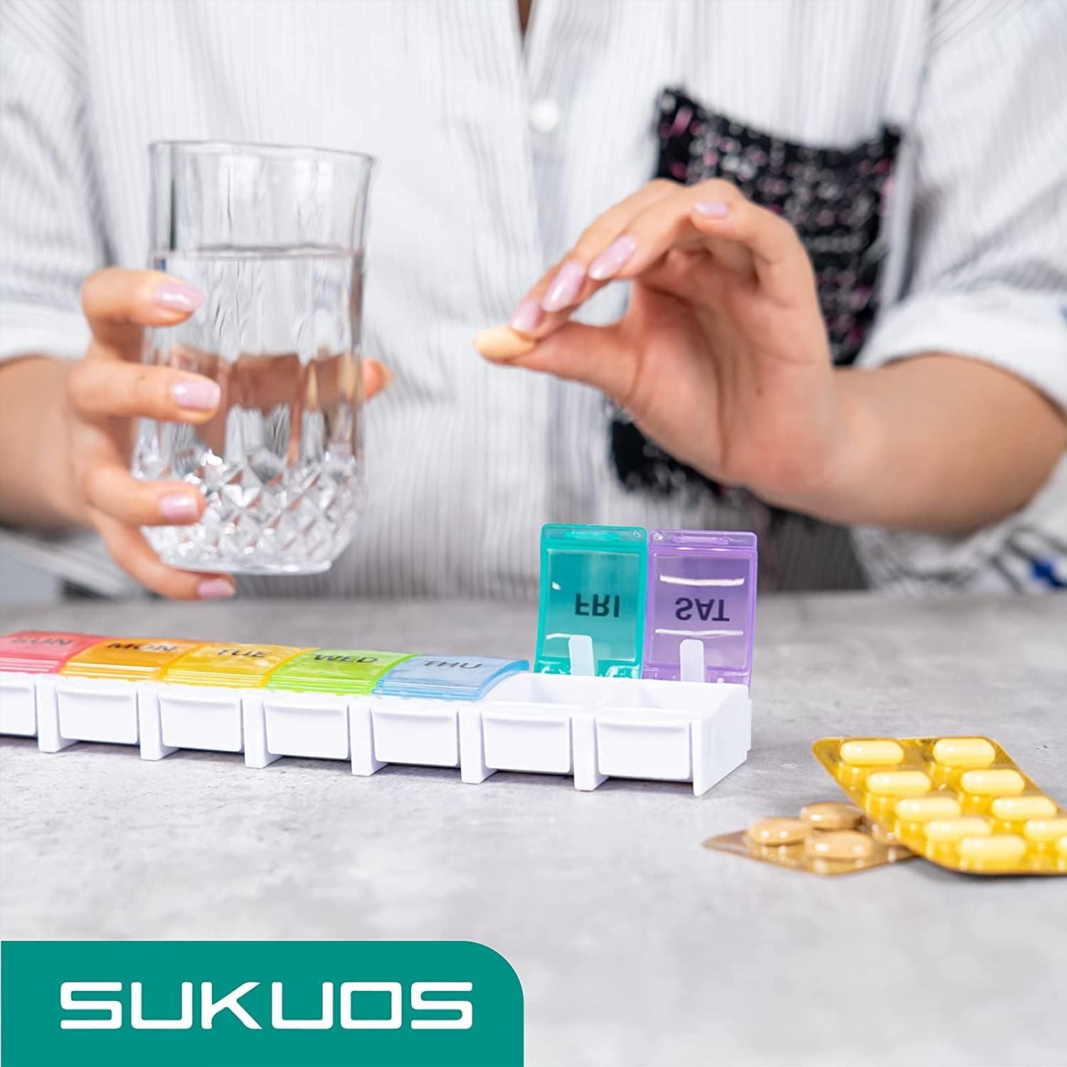Large Weekly Pill Organizer Easy to Open, Sukuos Pill Box 7 Day with Easy Push Button Daily Pill Case for Vitamin/Fish Oil/Medication/Supplements, BPA Free Medicine Organizer (Rainbow)