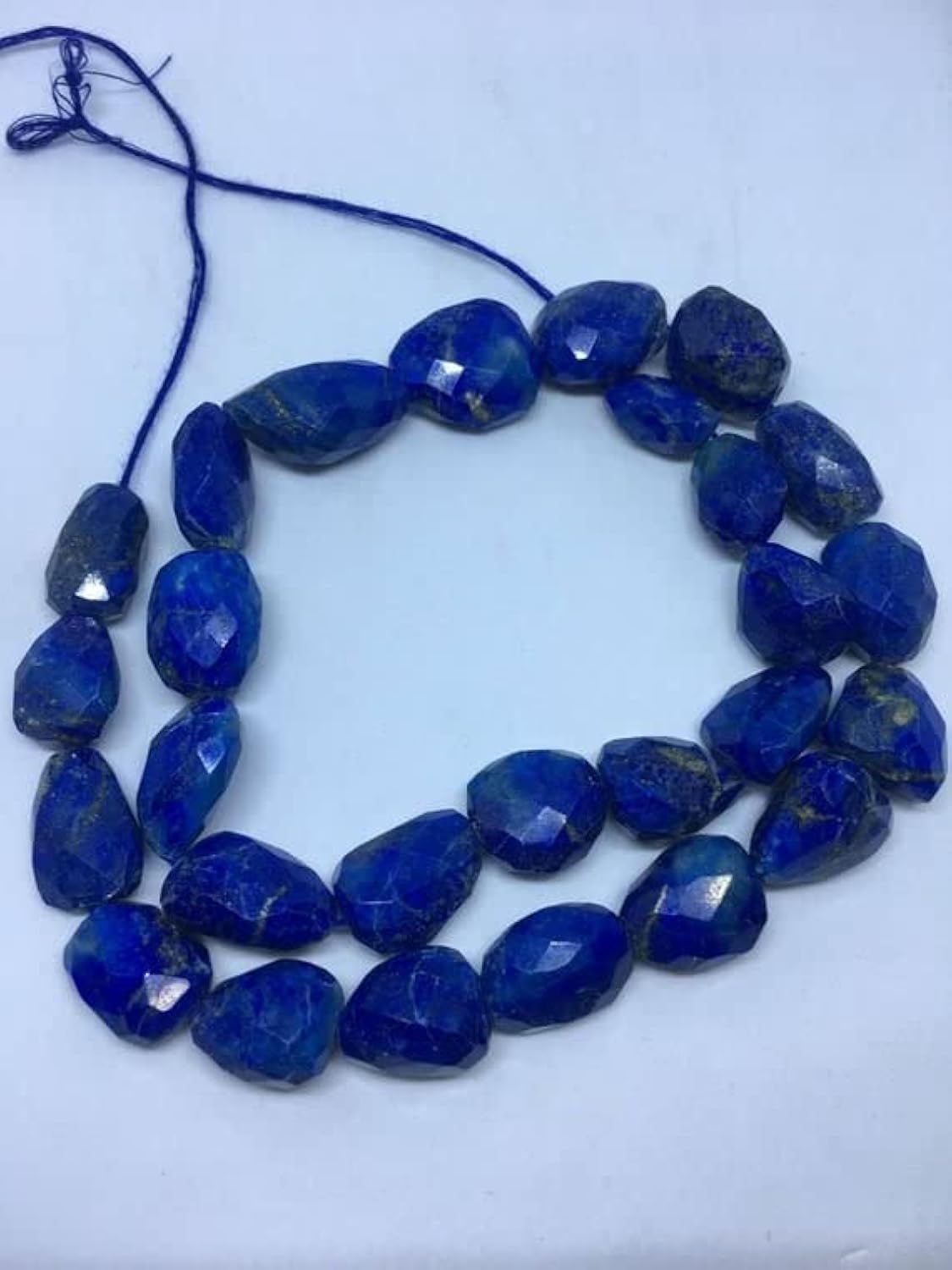 Lapis lazuli de qualité supérieure en perles baroques facettées 19"