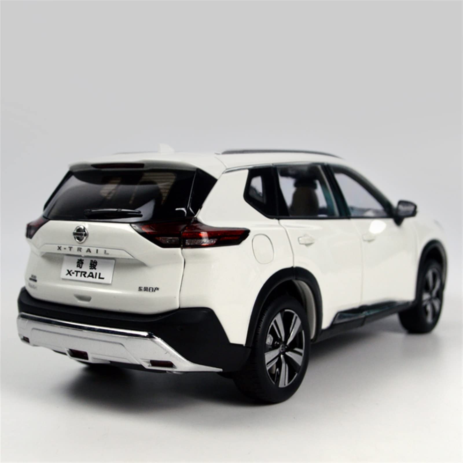 Amazon.co.jp: ミニカー スケールモデルカー 1/18 For 日産