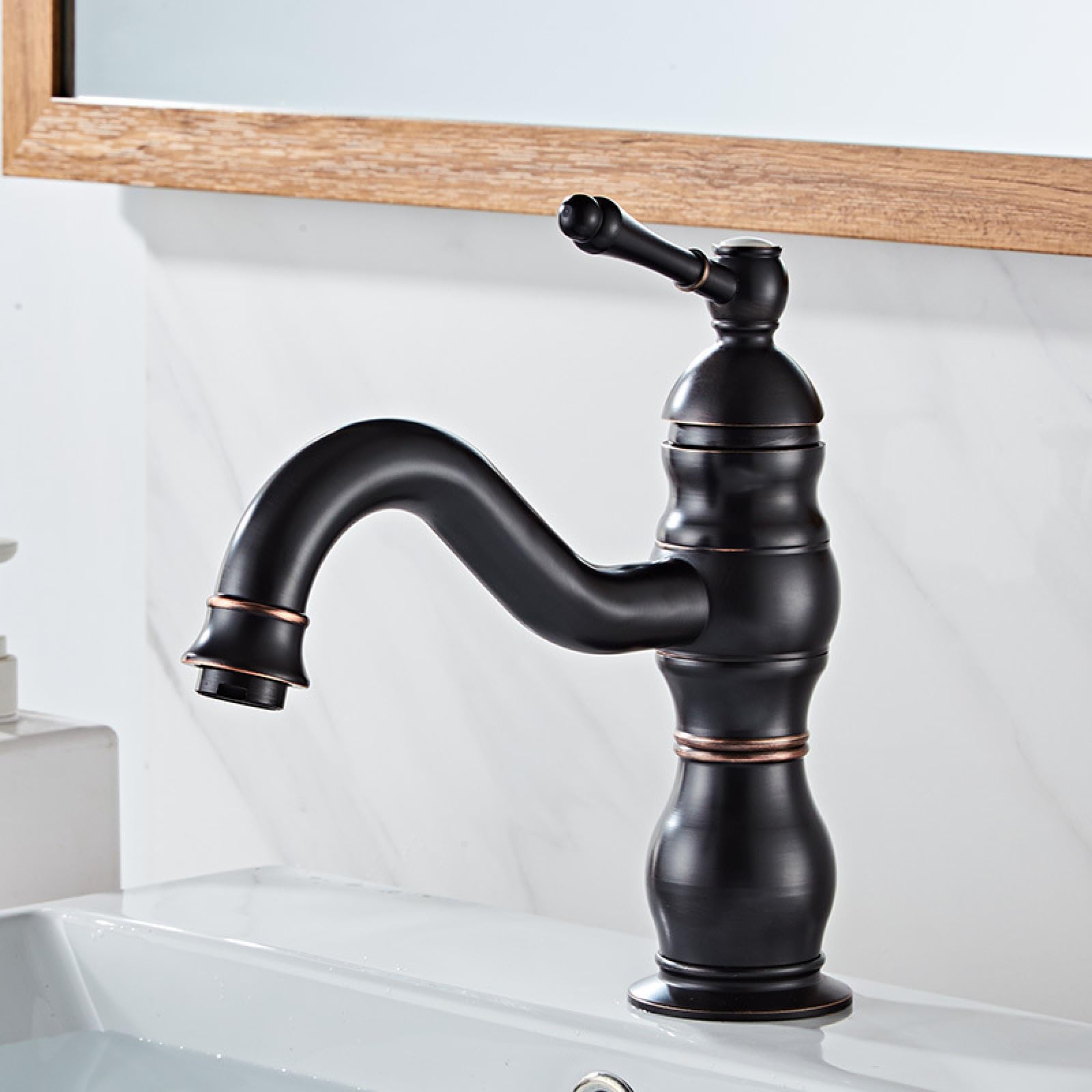 Bathroom All-Copper Hot and Cold Basin Faucet