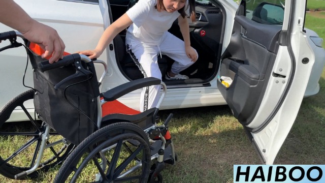 アルミ製折れ車椅子 楽天市場】車いす スチール製 自走式 背折れタイプ 紺 ビニール