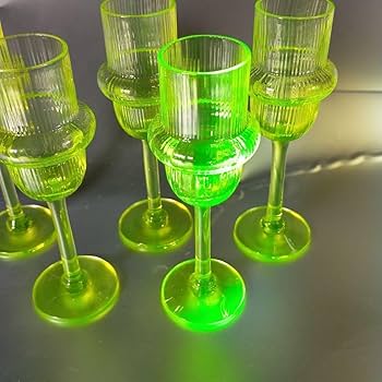 稀少☆イギリス ビンテージ ウランガラス ワイングラス　5個セット 稀少☆イギリス ビンテージ ウランガラス ワイングラス 5個