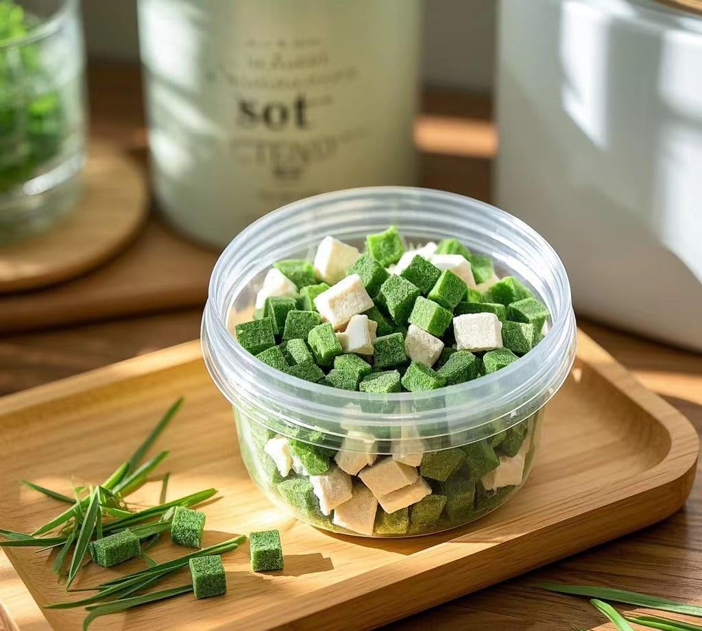 Fangool Freeze-Dried Cat Grass Treats,4oz,Freeze-Dried Chicken with cat Grass Mixed Snack,Mixed Package,Cat Treat,Hairbal Remedy and Teeth Cleaning,High Protein/Travel Pet Snack Box