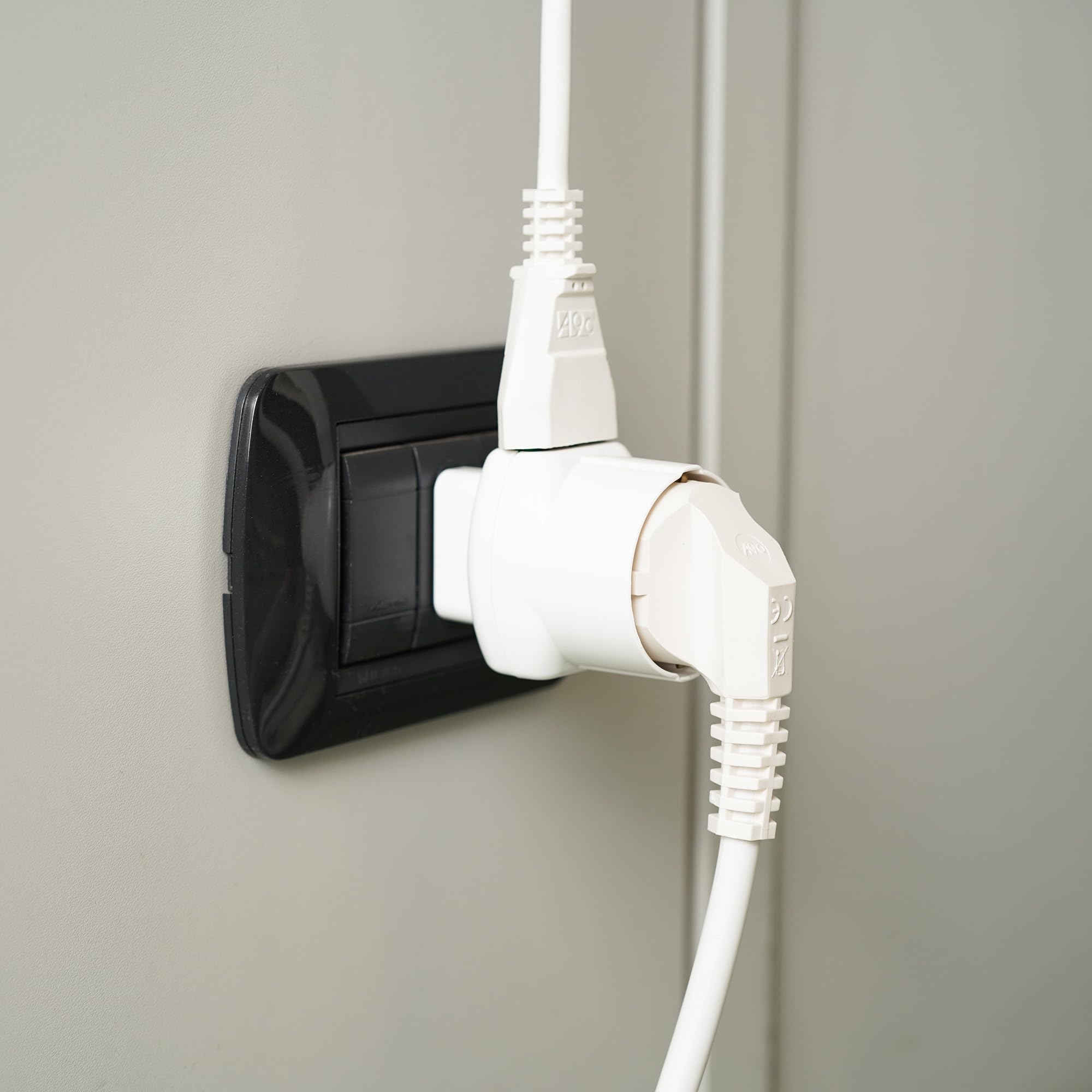 Fanton S.P.A. FANTON 82210-B3- set 3 pz adattatore triplo schuko bipasso da spina piccola 10A a2 prese italiane piccole 1 presa schuko 16A VERTICAL SYSTEM