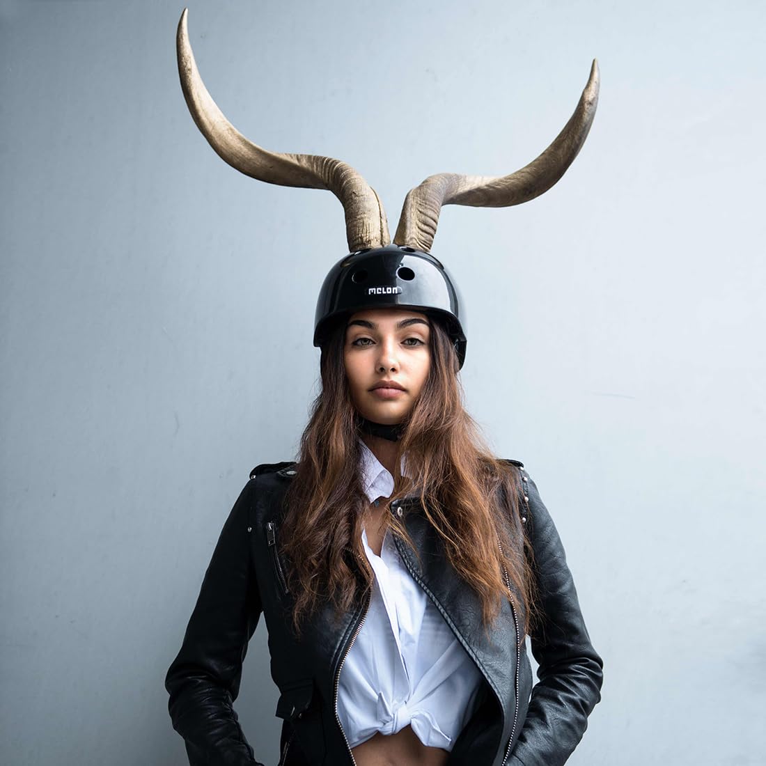 Melon Fahrradhelm »Closed Eyes« für Damen, Herren und Kinder | Leichter & sicherer urbaner Cityhelm mit Magnetverschluss, individuell anpassbar in schwarz | Größe M-L (52-58 cm) …