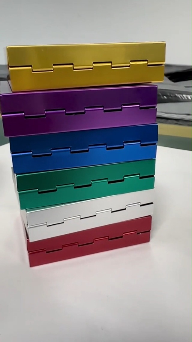 Set De 5 Dés En Aluminium – étui Carré Argenté – Design élégant – Pour Poker, Monopoly Et Jeux De Société