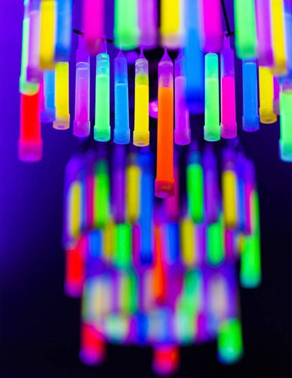 Glow Fever Glow Sticks Bulk - 200 Unidades Brillan en la Oscuridad con Cordones, para Suministros de Fiesta, Recuerdos de Fiesta, cumpleaños, Halloween, súper Brillantes, Dura