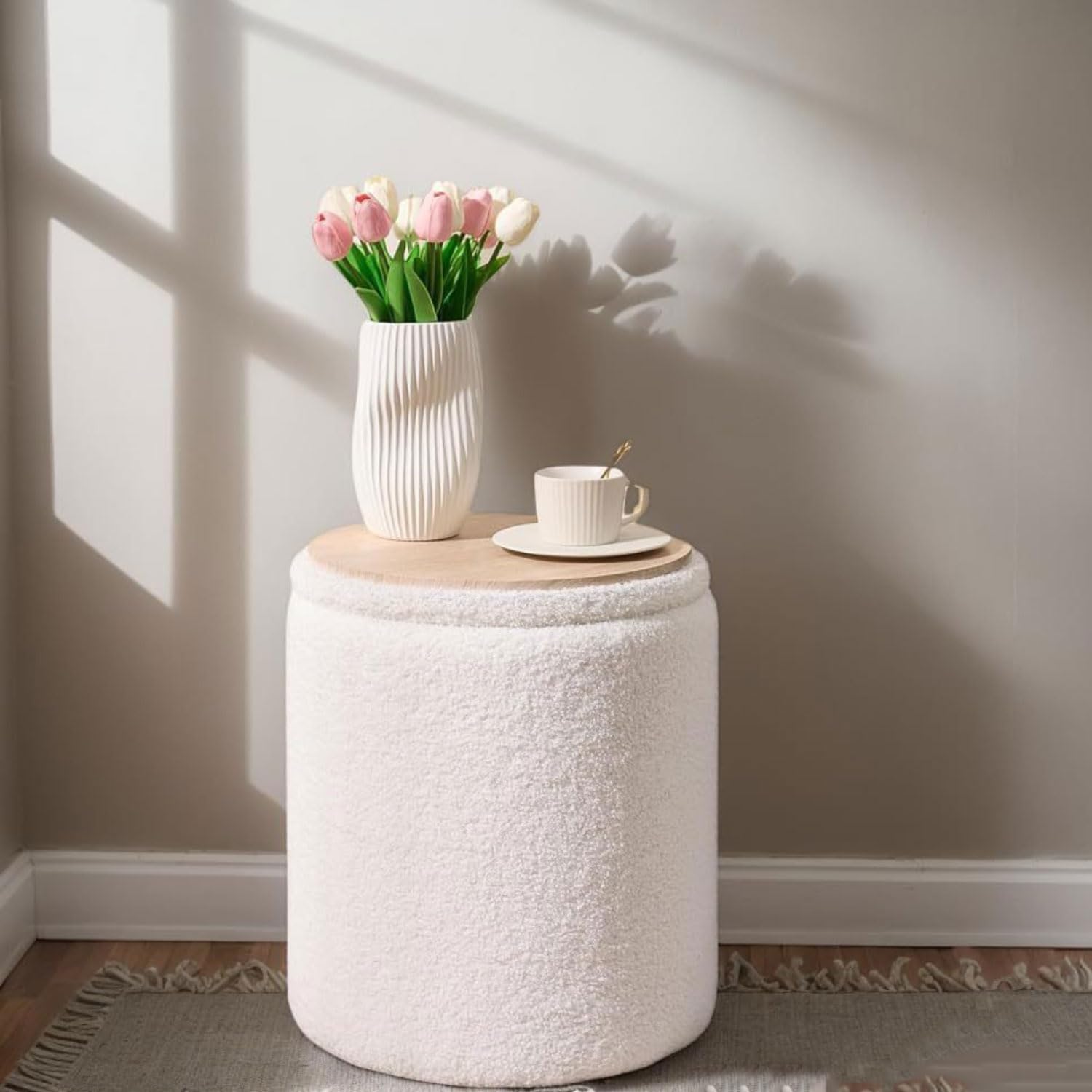 Pouf ottoman rembourré en velours haut de gamme, assise élégante et coffre discret