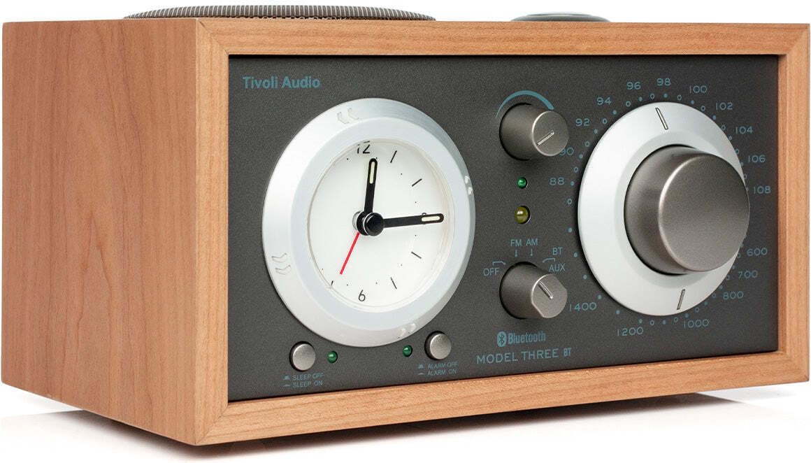 Tivoli Audio Model Three Bluetooth UKW-/MW-Radiowecker (Kirsche / Taupe)