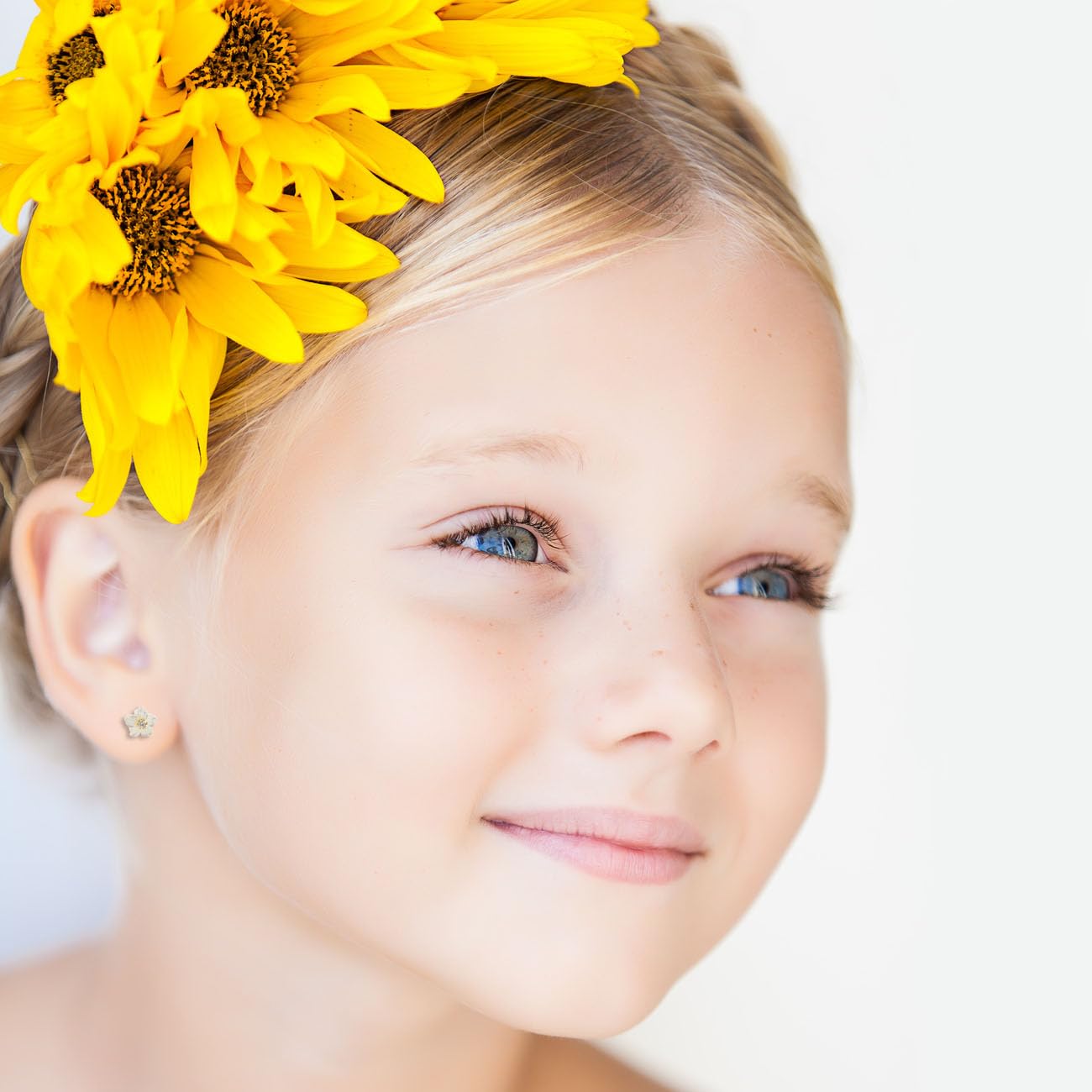 Pendientes bebe o Niña Flor Nacar 5 Petalos Circonita (9kts) - Estuche Regalo - Certificado de Garantía - Mondepetit