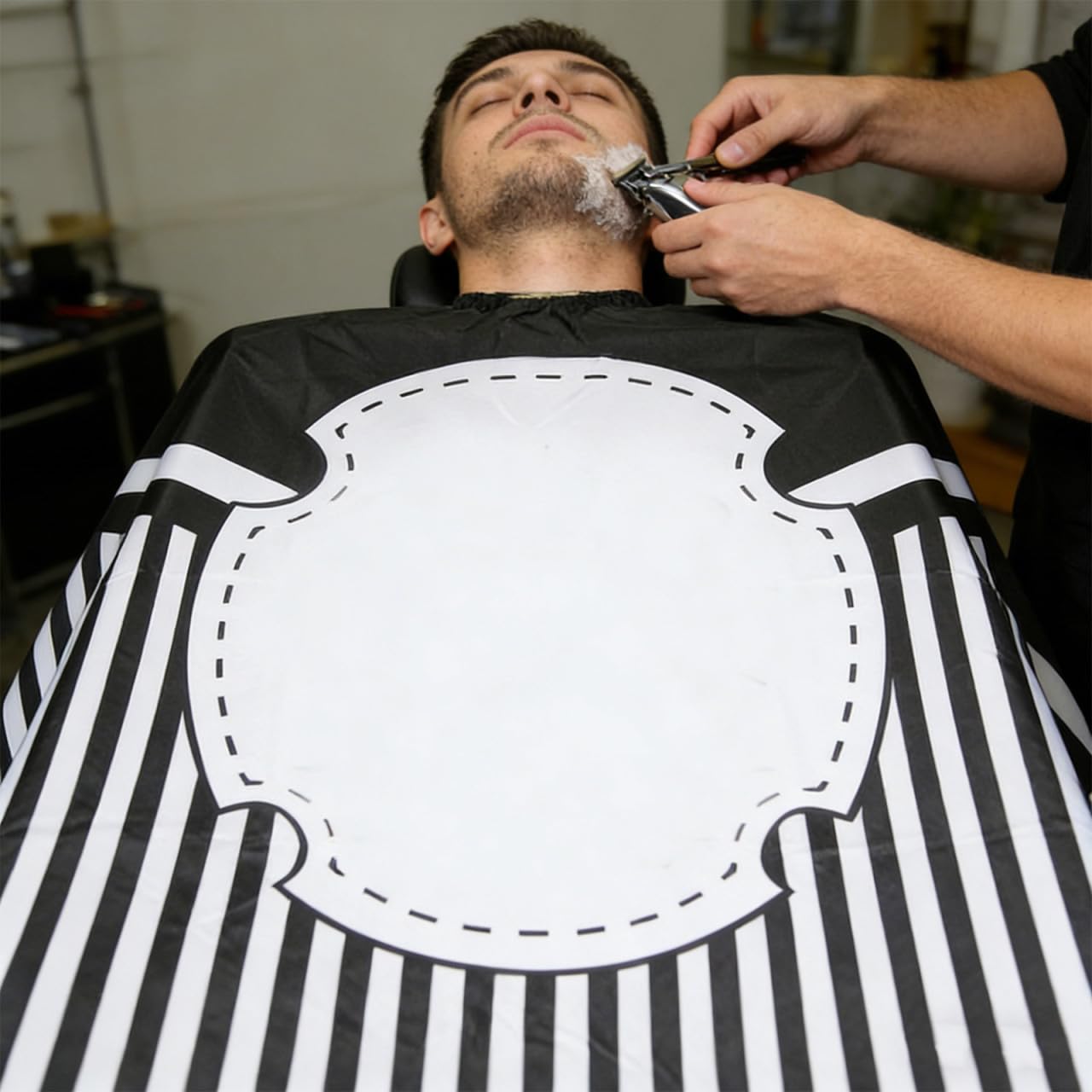 4 capas de peluquería 160 x 140 cm, capa de poliéster impermeable con patrón de lámpara giratoria, diseño práctico para corte de pelo y peluquería, delantal de peluquería profesional,