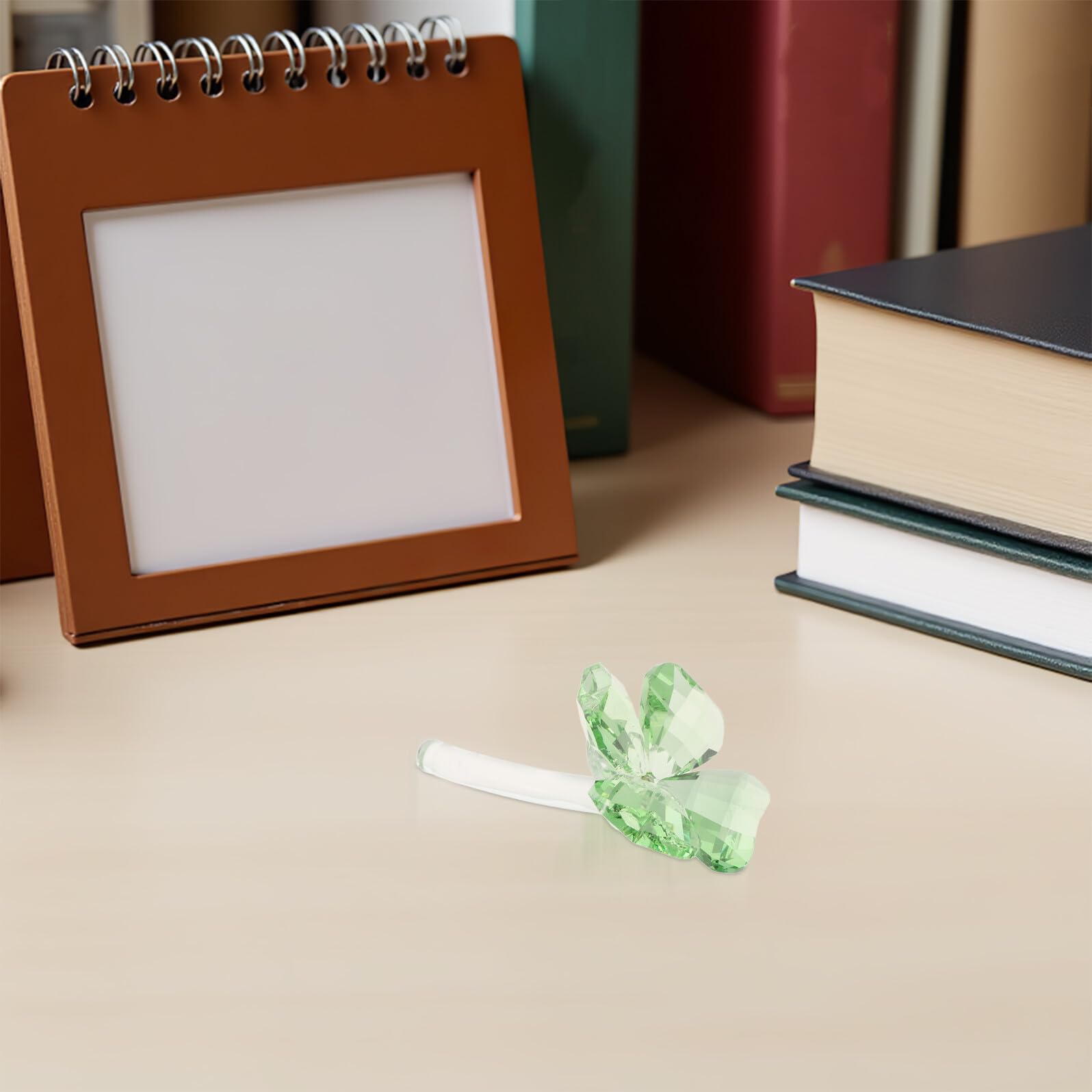 Kleeblatt-taschenanhänger aus Kristall Glücksbringer Klein Kleeblatt-anhänger für Halsketten Vierblättrige Figuren Kristallblatt-Dekoration für Zuhause