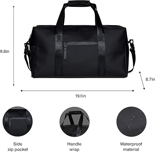 Miniatura 3 de RAINS Trail Gym Bag - Bolsa deportiva impermeable negra para hombres y mujeres con correa para el hombro, asas de transporte y bolsillo de malla