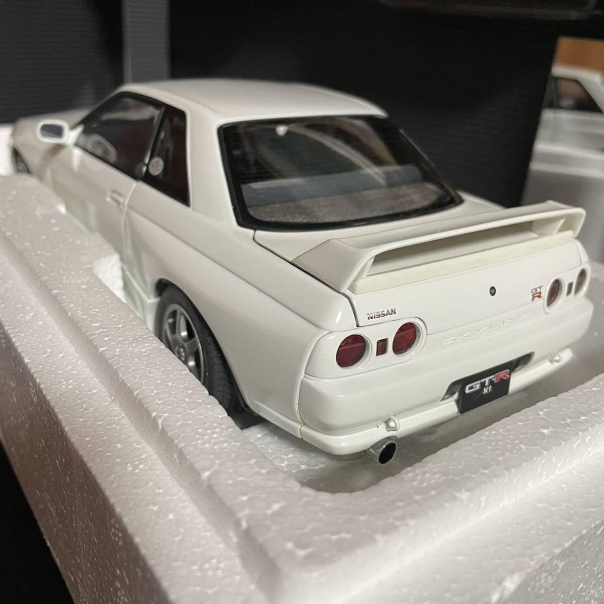 オートアート1/18スカイラインR32 GT-R N1ニスモオプション