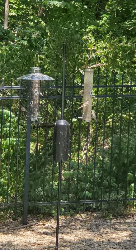 Works well except for the bottom two feeding ports