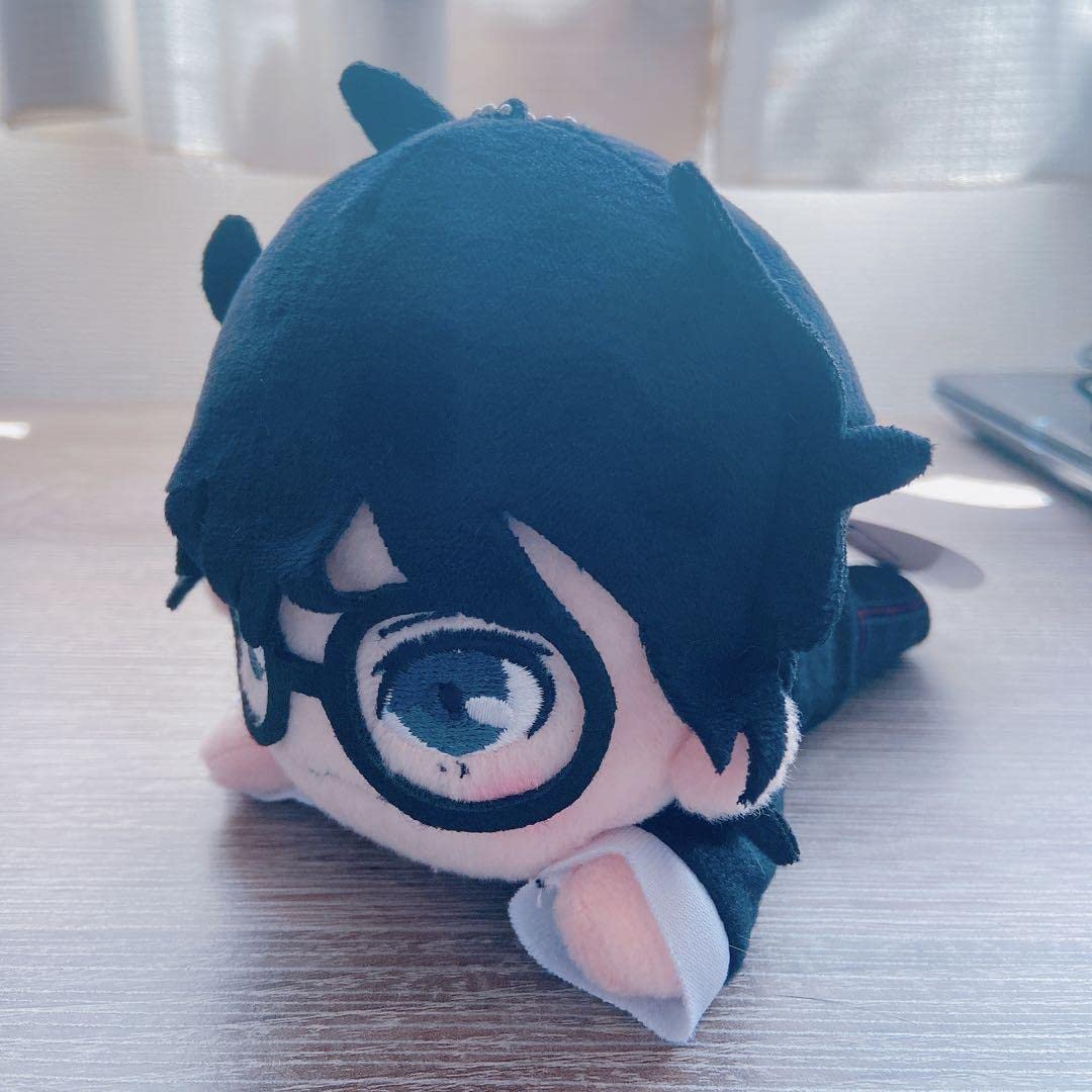 Amazon.co.jp: ペルソナ5 主人公 雨宮蓮 寝そべり ぬいぐるみ : おもちゃ