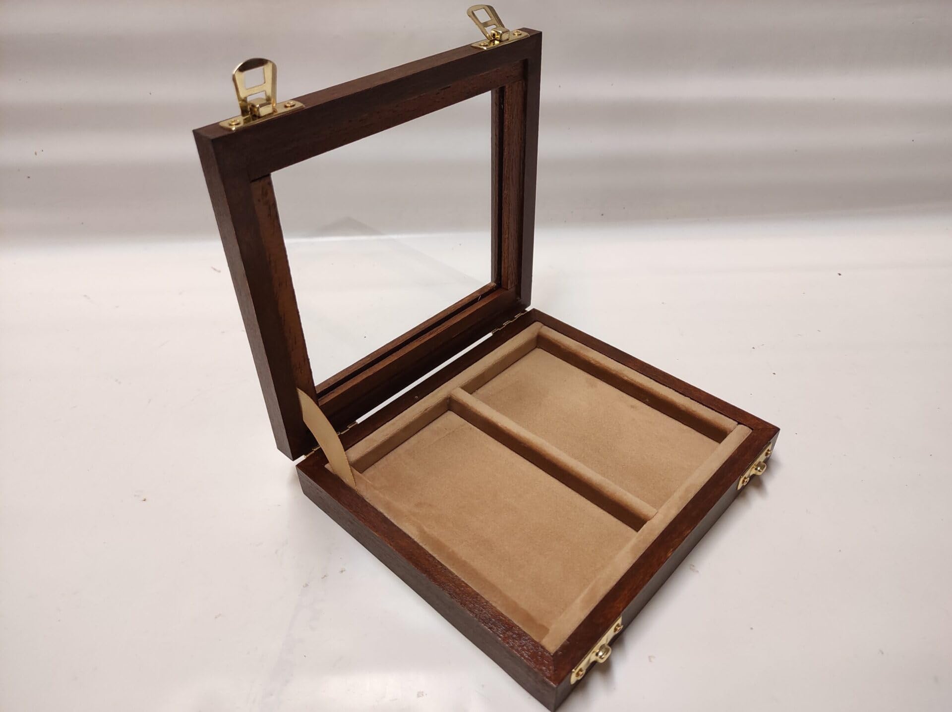 Medaillenetui aus Holz mit Bändchen – Medaillenkasten personalisierbar, Vitrine für Medaillen, Orden & Ehrenzeichen, handgefertigt