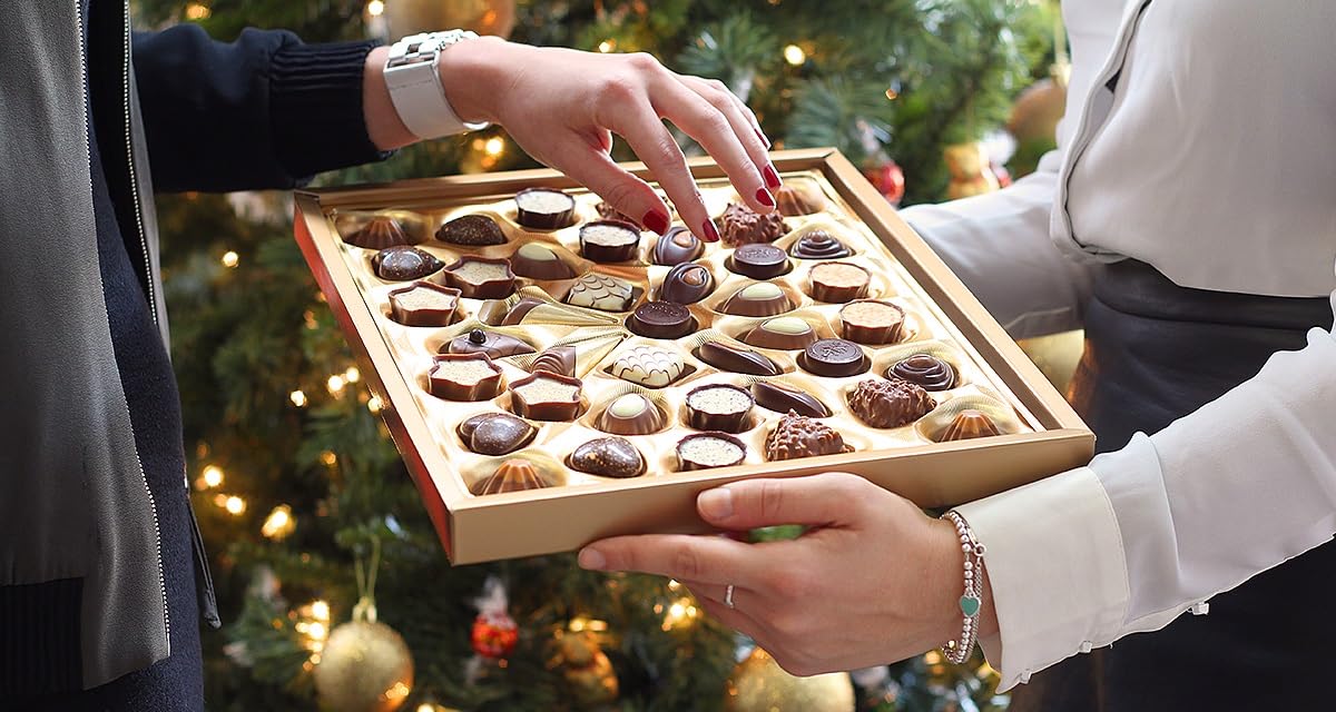 Lindt bombones de chocolate Swiss Luxury Selection, acabados a mano artesanalmente, 443g
