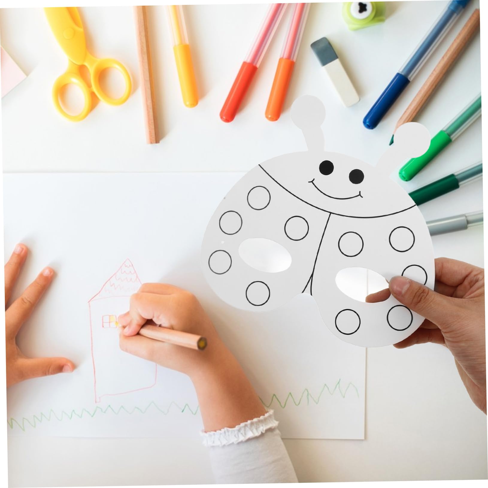 Yardwe Maschera Animale Fai-da-te per Bambini, Set 1, Carta Plastico | Decorazioni Scuola, 24 Pezzi con 12 Pennelli Acquerello, per Crafting e Rappresentazione Scenica Stile Casuale