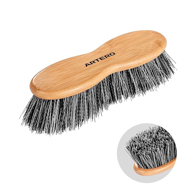 Artero Infinity R1. Cepillo para caballos con cerdas largas y duras de 5 cm de longitud. Ideal para las zonas…