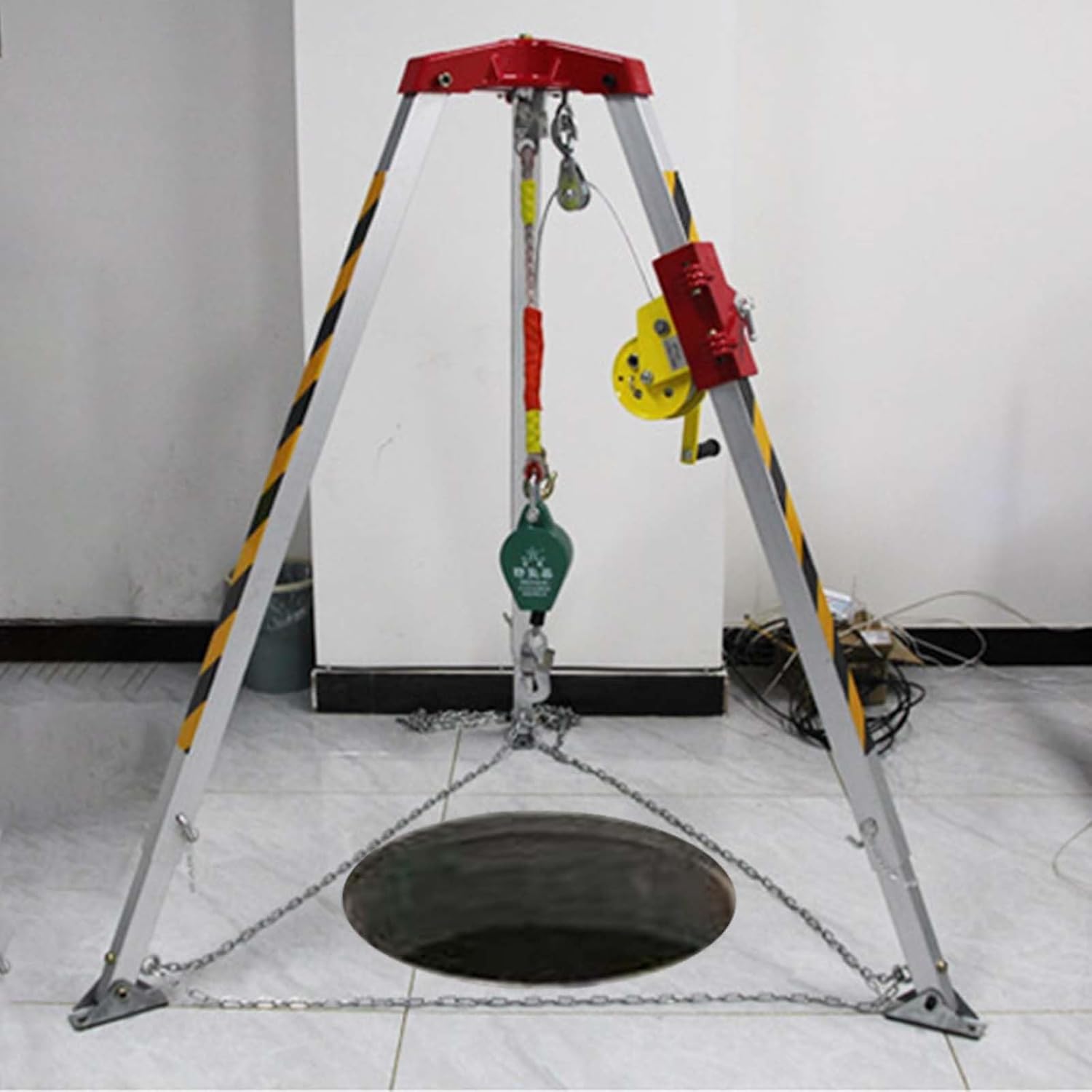 Emergency Rescue Tripod 816.5 kg with 30m Winch – Portable Confined Space Tripod Kit & Fall Protection Lifting Equipment for Safety Rescue Operations