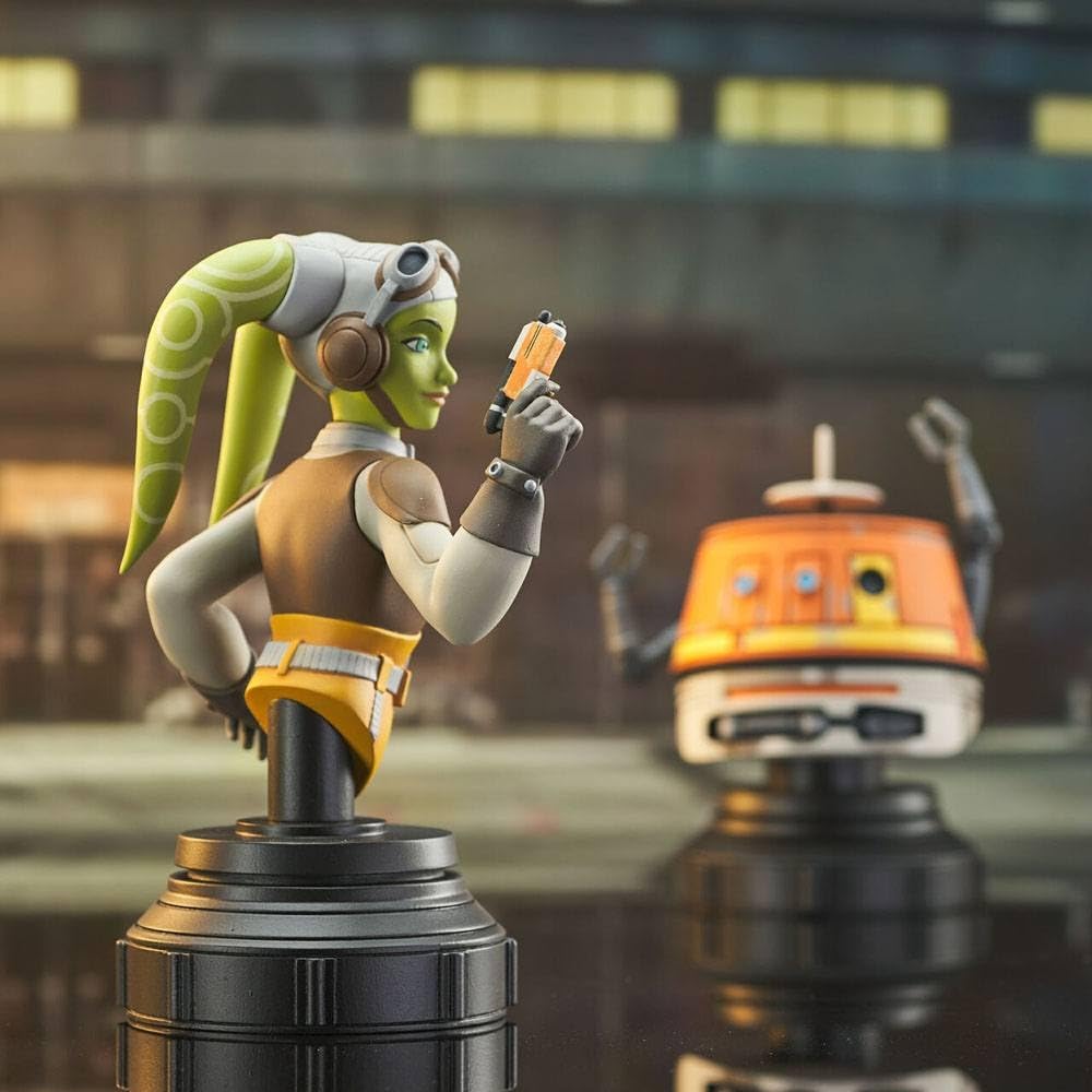 Amazon.com: Diamond Select Toys Star Wars: Rebels: Hera & Chopper