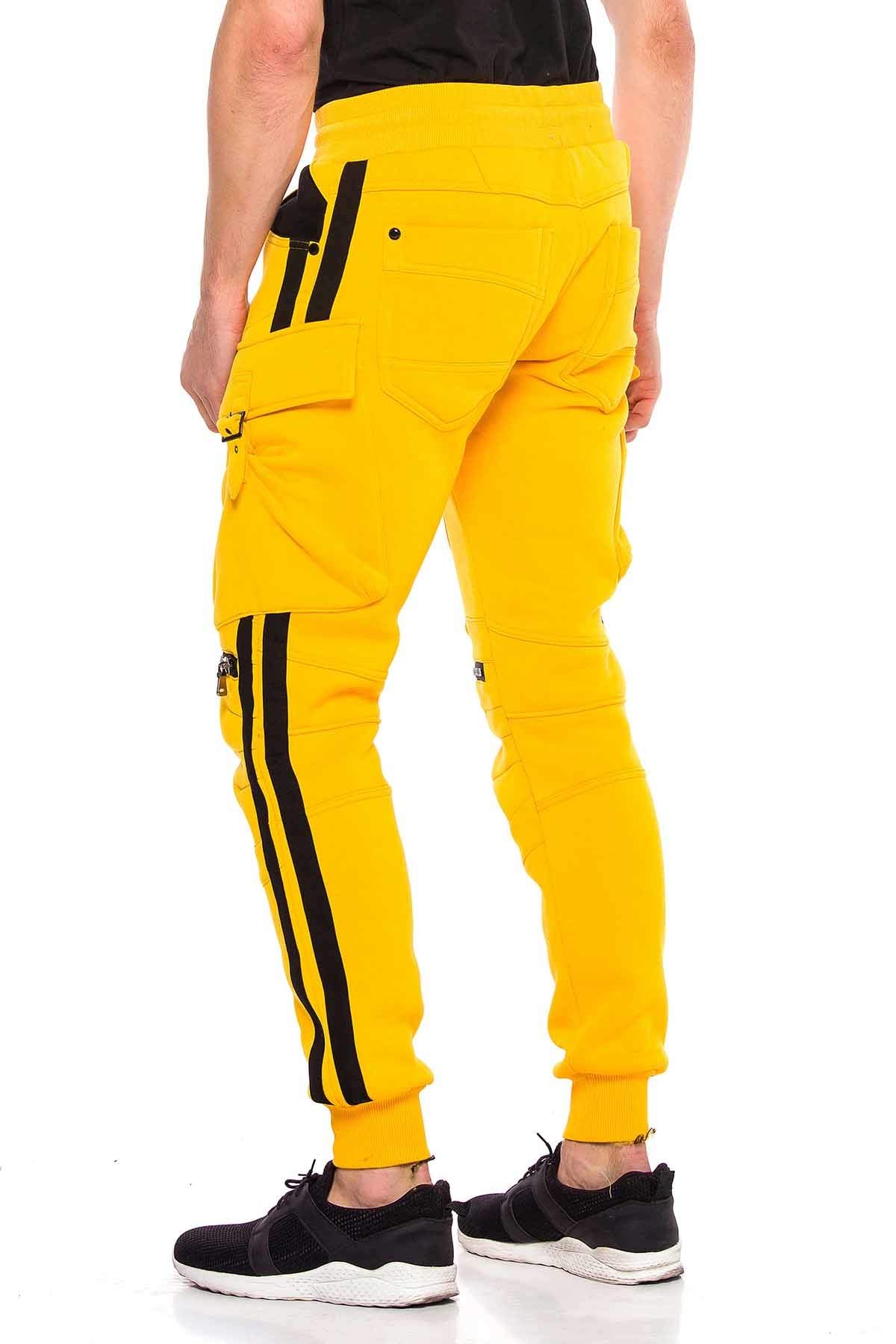 Cipo & Baxx Herren Jogginghose Series – Bequeme Freizeithose | mit sportlichem Schnitt, Funktionalen Taschen und modischem Design für Alltag, Sport und Streetwear