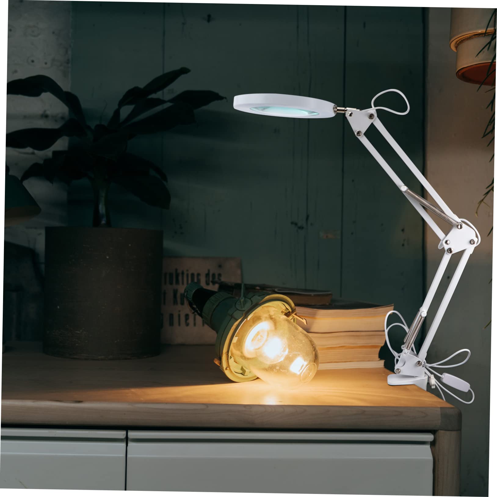 Lámpara Lupa LED 5x Luz Regulable y Brazo Ajustable, Lámpara de Escritorio de Color Claro para Soldadura y Manualidades, Luz LED Multinivel para Trabajo Detallado, 1 Unidad, Uso