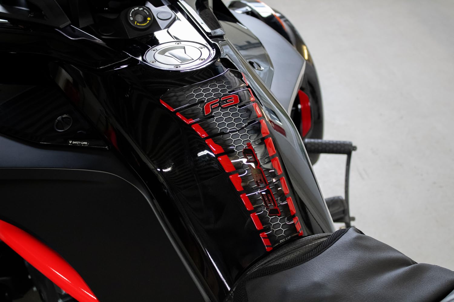 Tankprotektor Tankpad Wabe rot kompatibel mit can-am Spyder F3 X510508VA