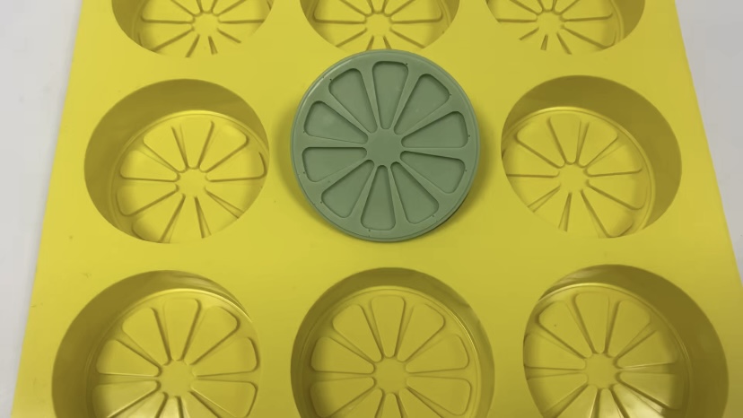 Molde para cubitos de hielo de silicona con forma de limón, 2 unidades miniatura 7