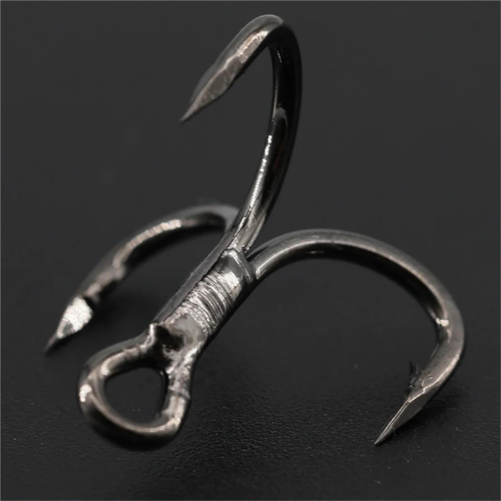 Ami da Pesca 20PCS Ami tripli Amo da Pesca for Caccia Grossa Pesce Azzurro Salmone Kingfish 3/0#2/0#1/0#1#2#4#6#8#