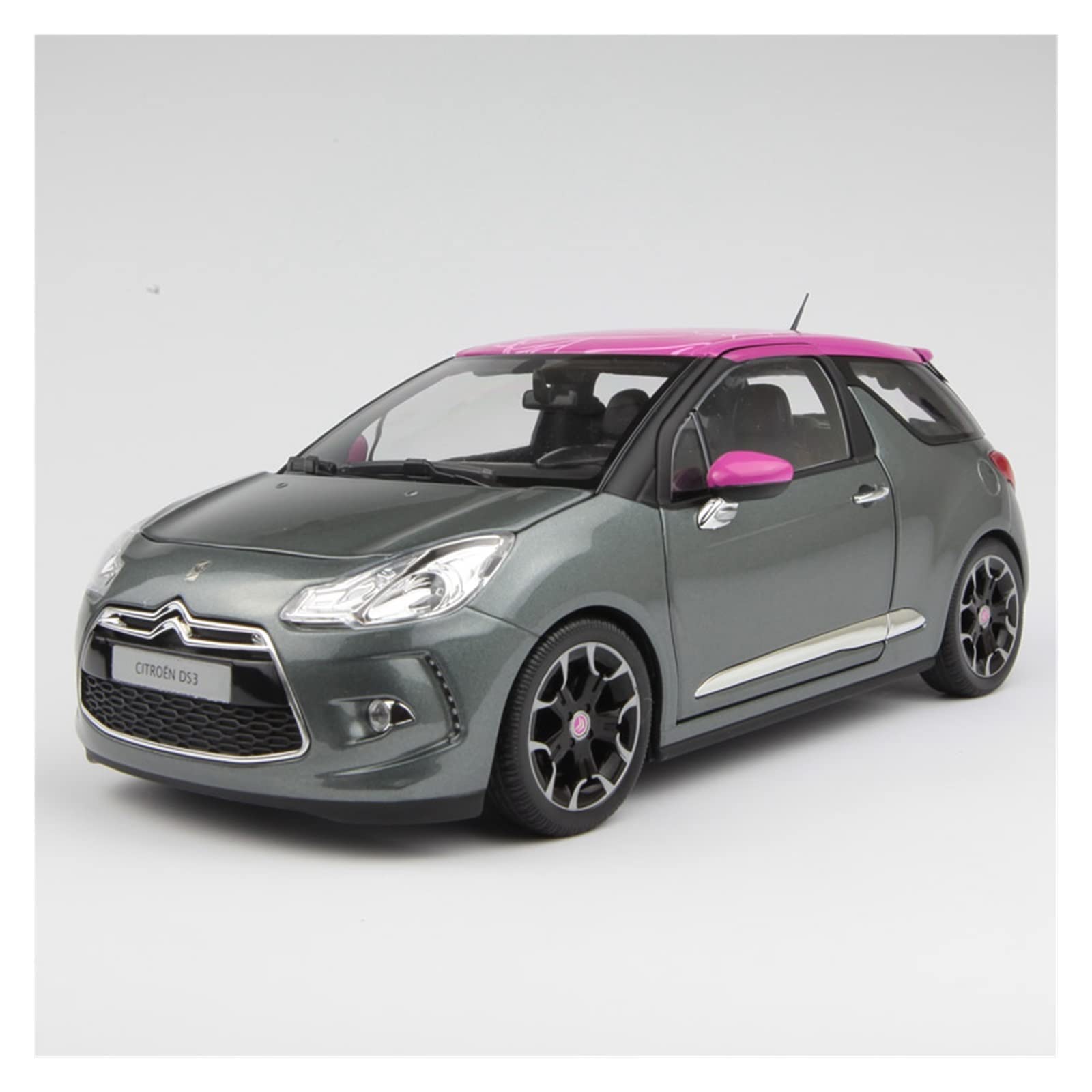 Amazon.co.jp: 最高の贈り物 1/18 シトロエン DS3 金属鋳造