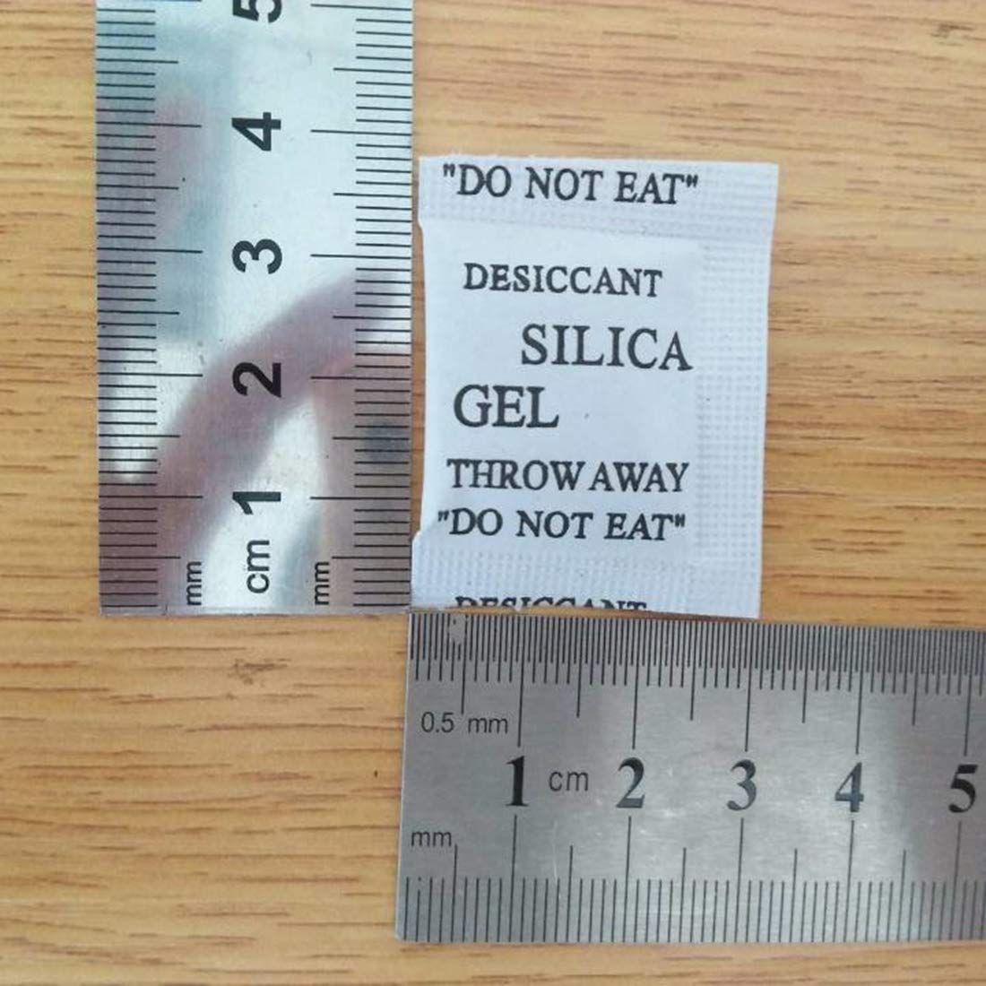 1 Gram Silica Gel Desiccant Bags for Safes, Gun Safe Desiccant Dehumidifiers Packs Moisture Absorber Packets for Closet Cloth Shoe, 100pcs: Industrial & Scientific