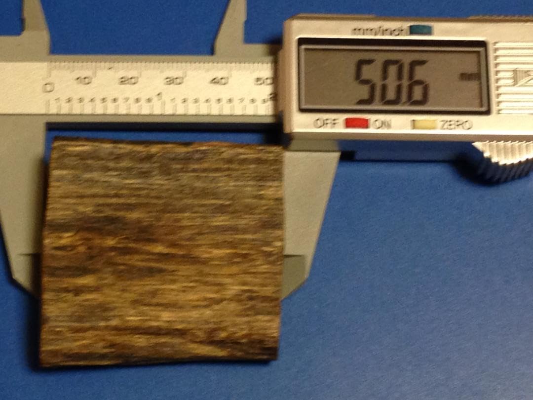 KM2)極上 ベトナム産沈香伽羅塊1個 約18.7g KM2)極上 ベトナム産沈香伽羅塊1個 約18.7g