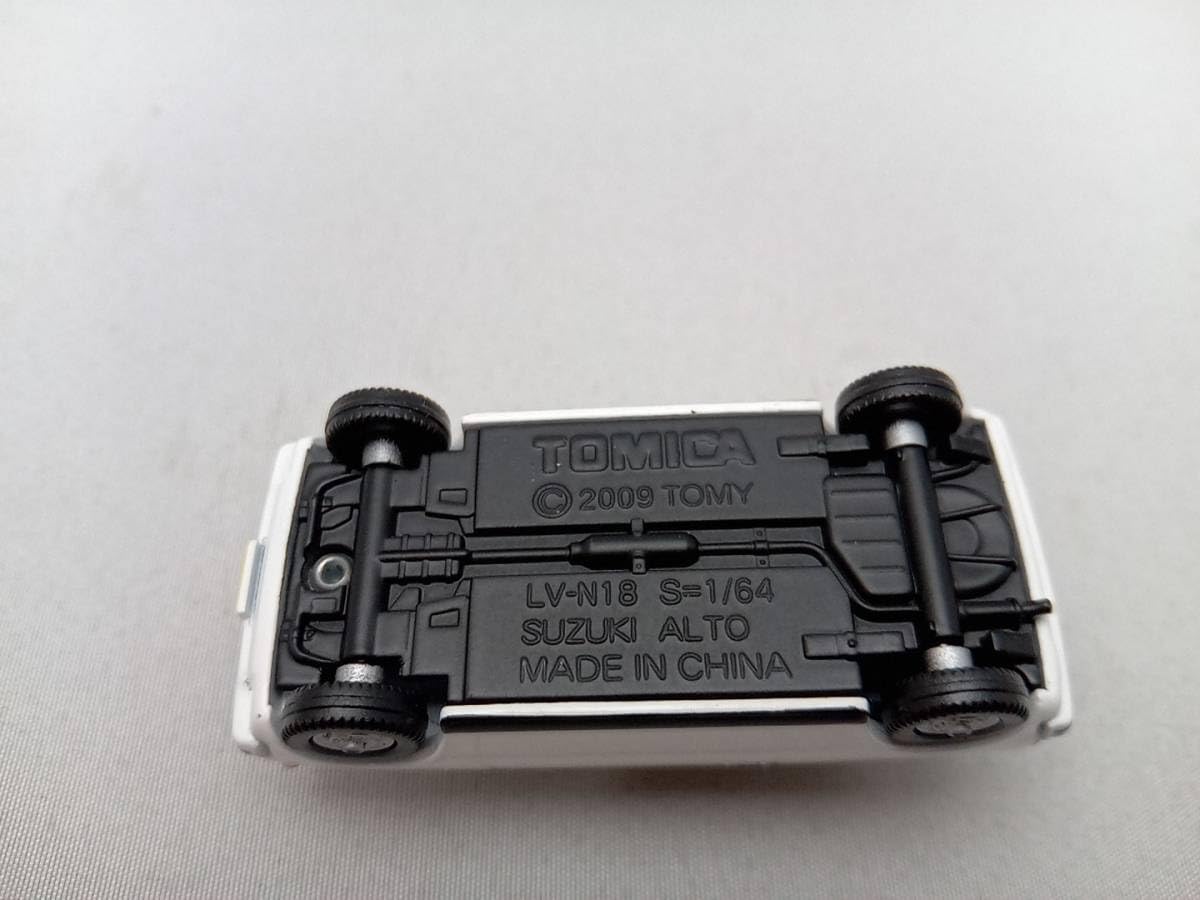 トミカリミテッドヴィンテージネオ スズキアルトGタイプ・Lタイプ Amazon | トミカ LV-N28a スズキ アルト Gタイプ リミテッド