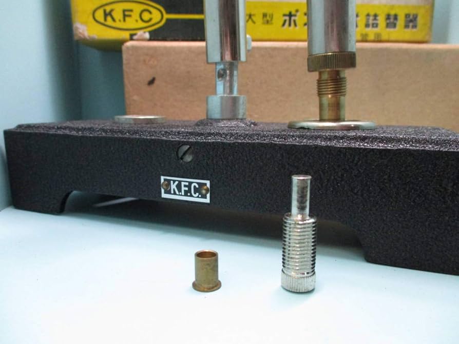 KFC. 大型ポンプ式詰替器12番 Amazon.co.jp: 昭和レトロ 大型ポンプ式KFC詰替器