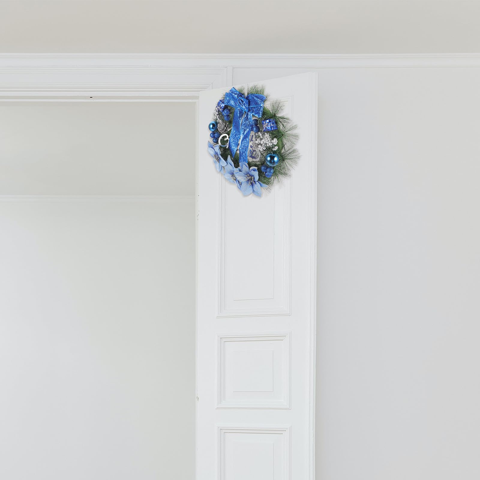 Housoutil Couronne de pin artificielle - Guirlande de Noël - Bleu - 39 cm | Couronne de pin de Noël à suspendre pour maison, mur, porte, décoration de fête