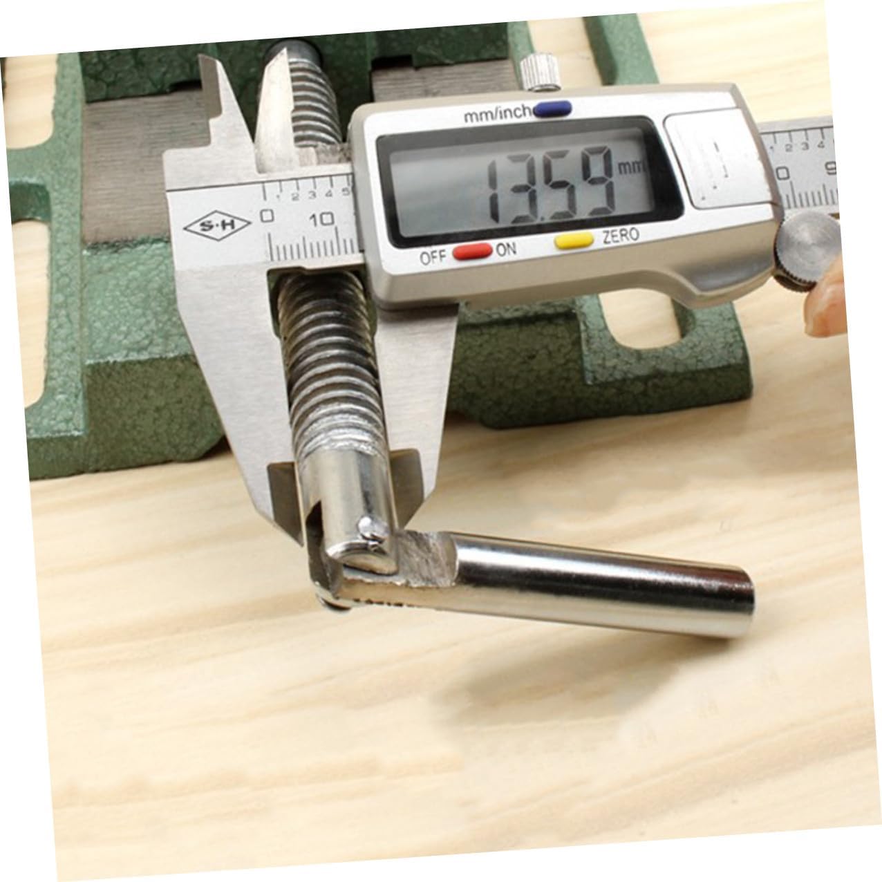 Alipis 5 Inch Table Vise Bench Clamp for Woodworking and Drilling, Cast Iron Drill Press Vise, Small Bench Clamp for Milling Machine, Grey